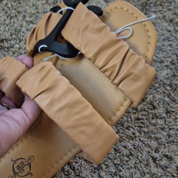 Tan Women's Double Strap Faux Leather Sandals sz 9 - Picture 4 of 8